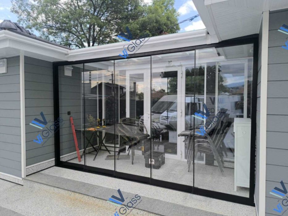 Стъклено плъзгане и офис прегради