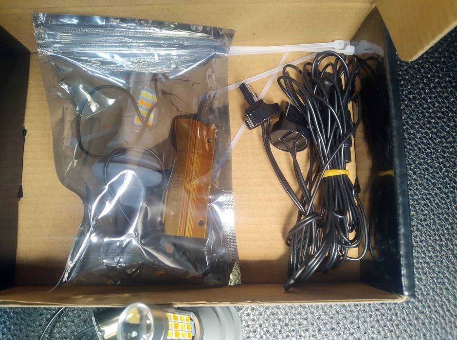 LED Диодни дневни светлини крушки с мигач и габ DRL+Turn Light  2x20W