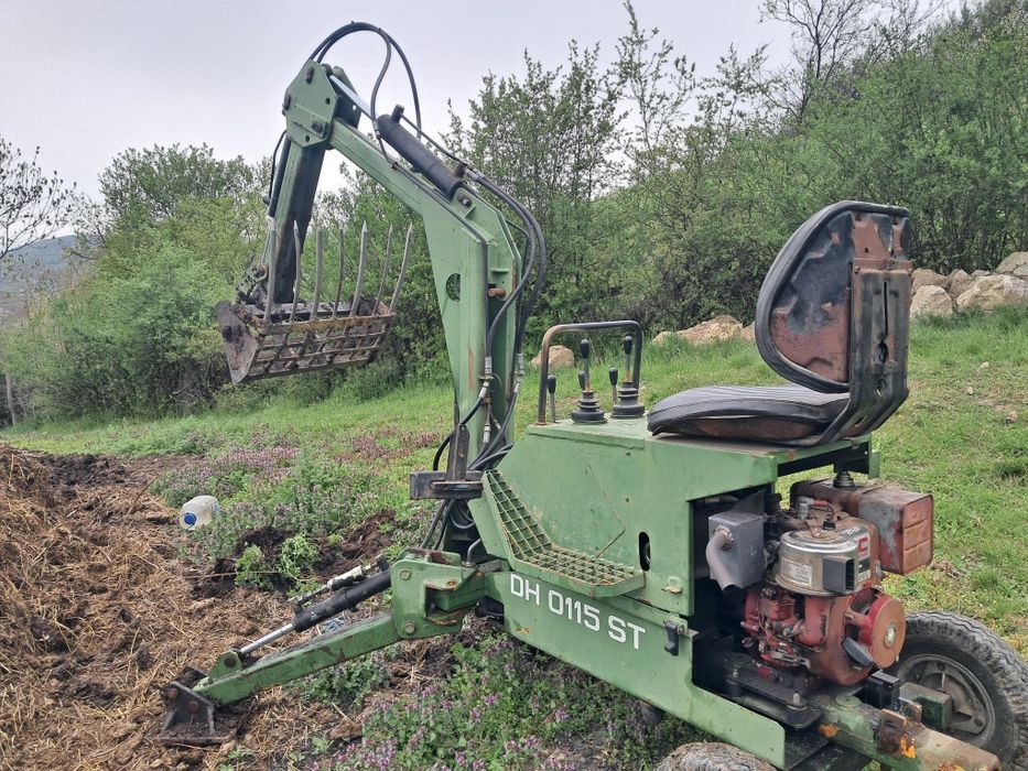 Mini escavator fara tractiune