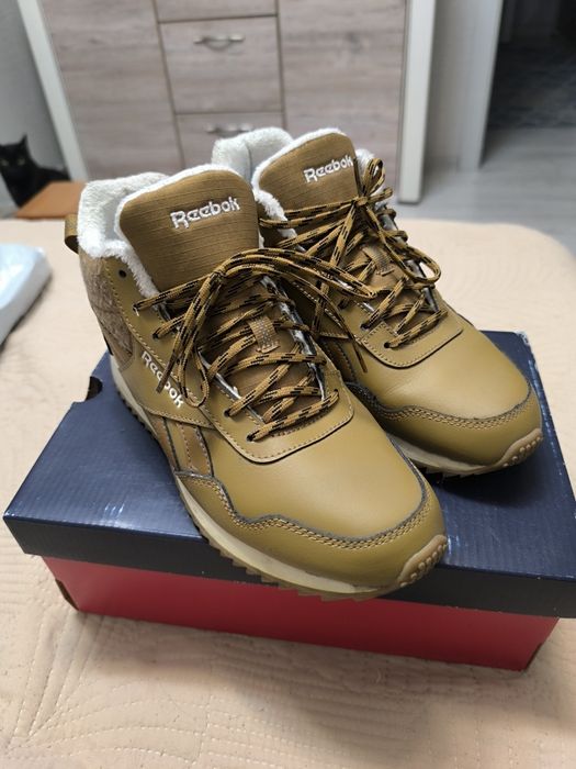 Кроссовки женские Reebok 2 раза ношенные