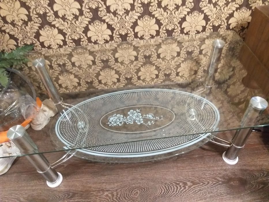 Продам стол стеклянный