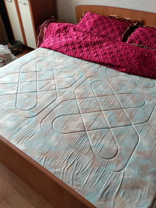 Продаётся спальный гарнитур