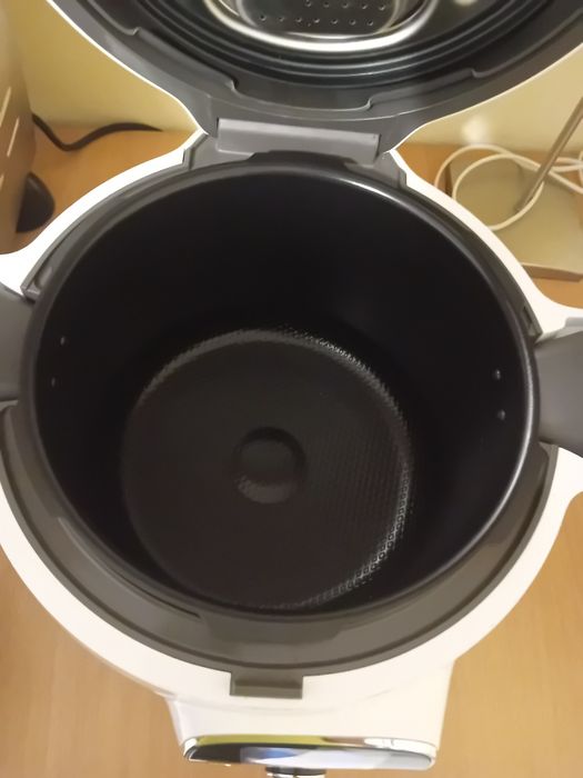 Multicooker Tefal "Cook 4 me" - 150 rețete preinstalate