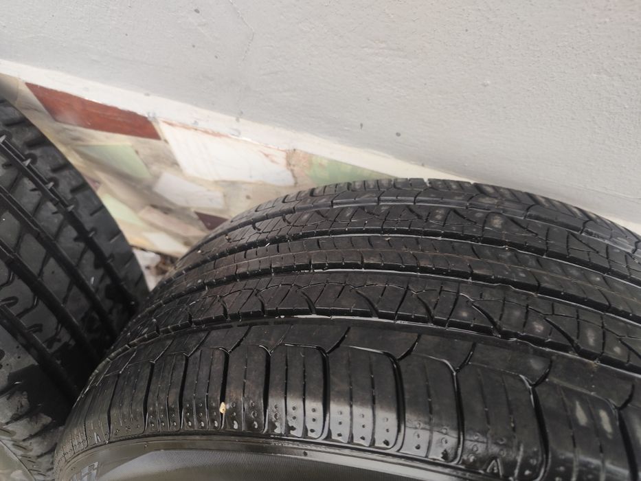 Шины продам 245/45/18