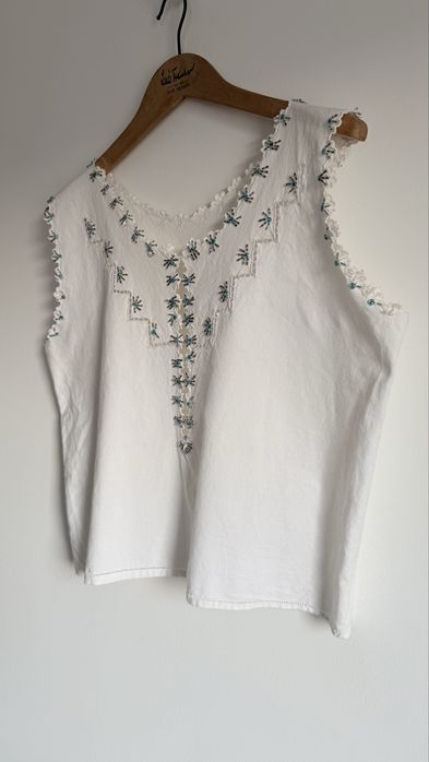Bluză damă din pânză de cânepă, brodată manual cu mărgele, stil tradițional/boho