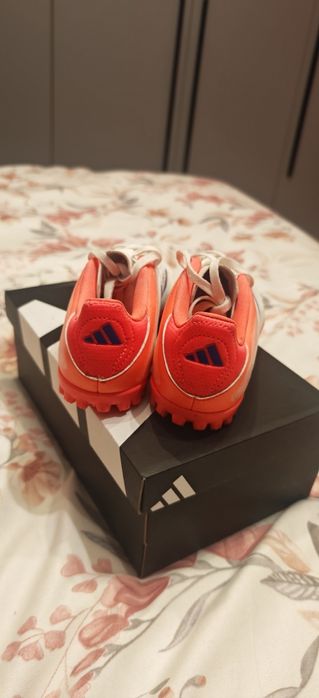 34 номер - стоножки / бутонки за футбол на изкуствен терен