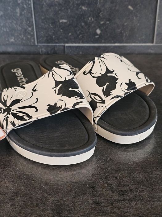 Papuci damă, noi, mărimea 38