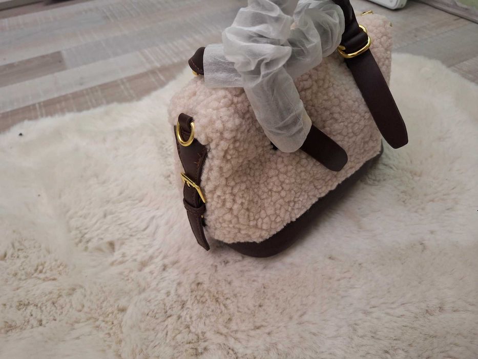 Дамска чанта пухена