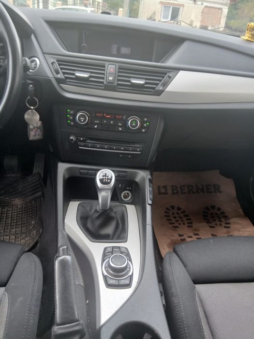 Vând BMW X1 Xdrive