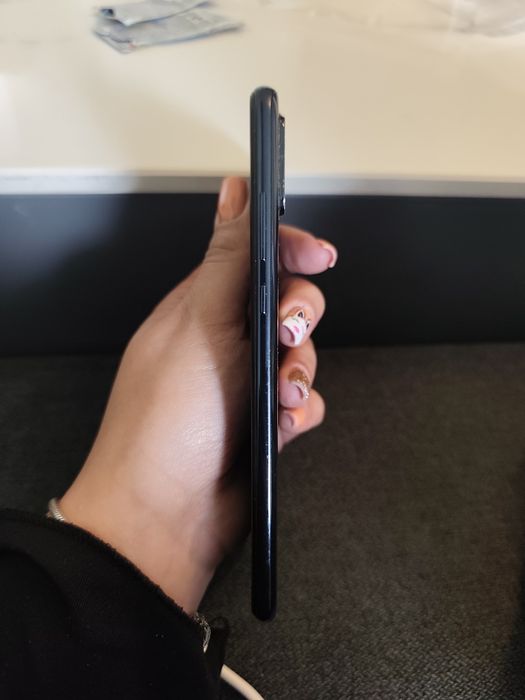 Продавам телефон Huawei P30 lite