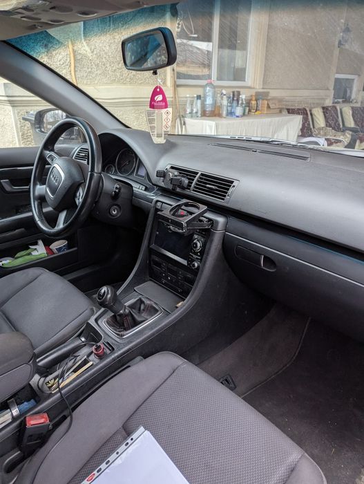Audi A4 pentru reparat, în stare perfect funcțională