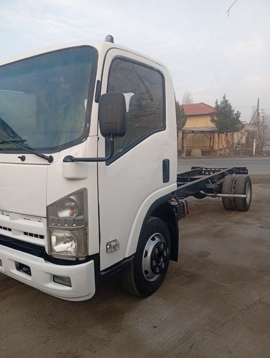 Исузи сотилади2011йил дизел мотор