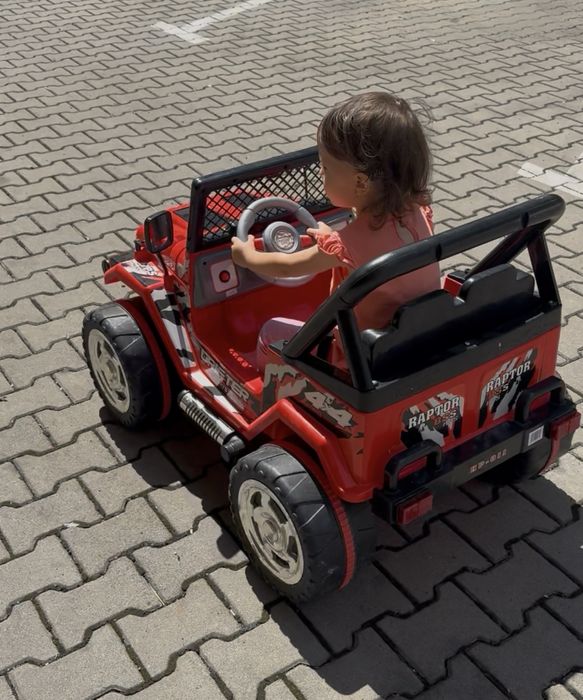 Masina electrica de copii cu telecomanda sau manuala, de culoare rosie