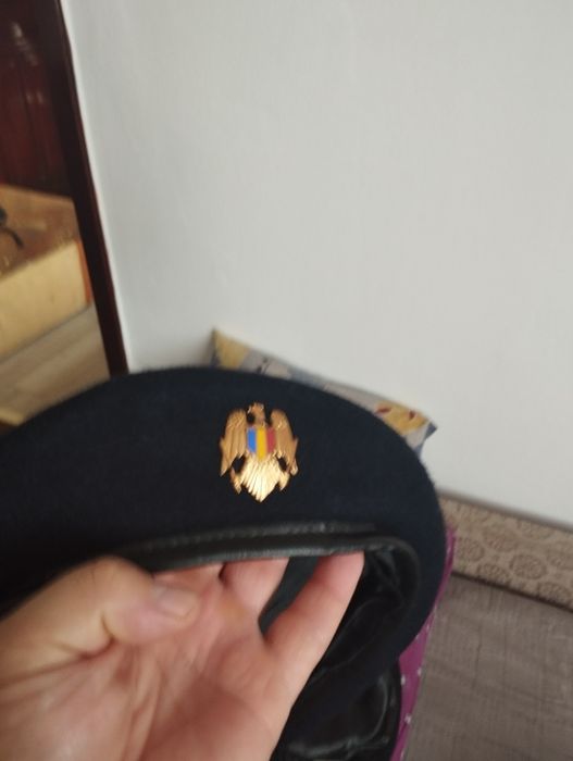 Berete militare noi