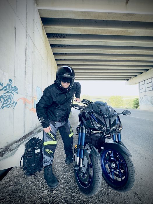 Yamaha Niken MXT850