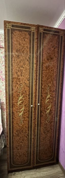 Продаеться шкаф в зал