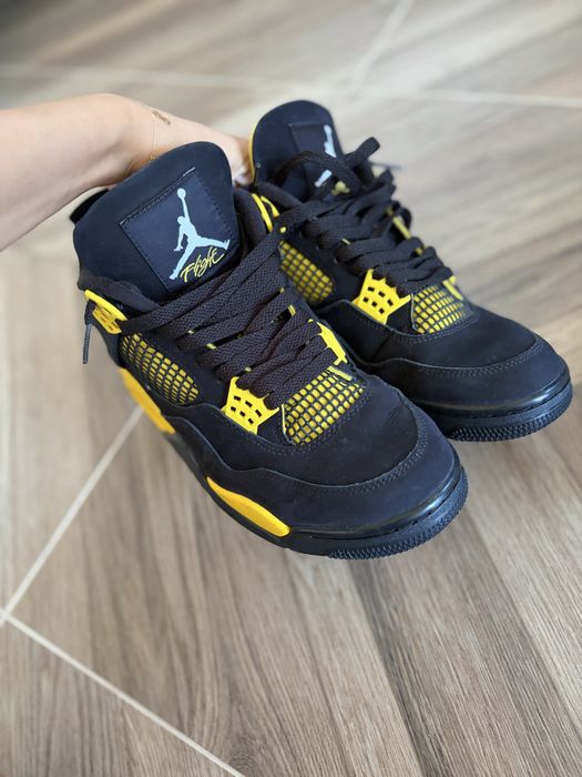Adidasi Air Jordan 4