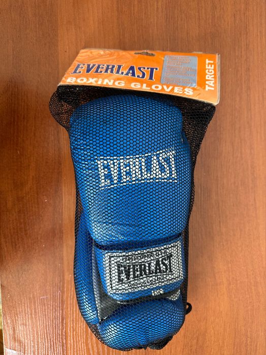 Боксерские перчатки