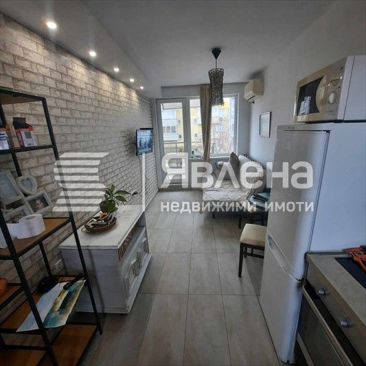 Дава се под наем Двустаен апартамент в Варна, Колхозен пазар - 48 кв.м за 300 € - Снимка #1