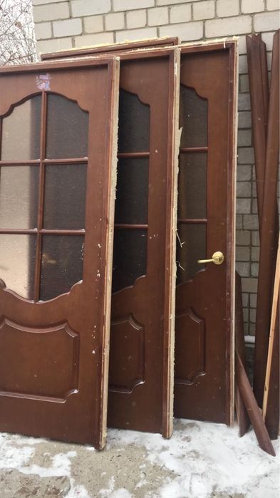 Продам межкомнотные двери дерево