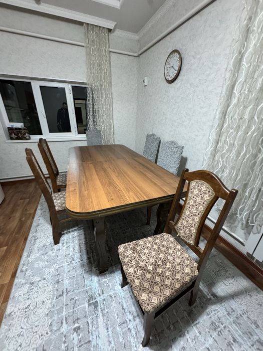 Продается стол стулья