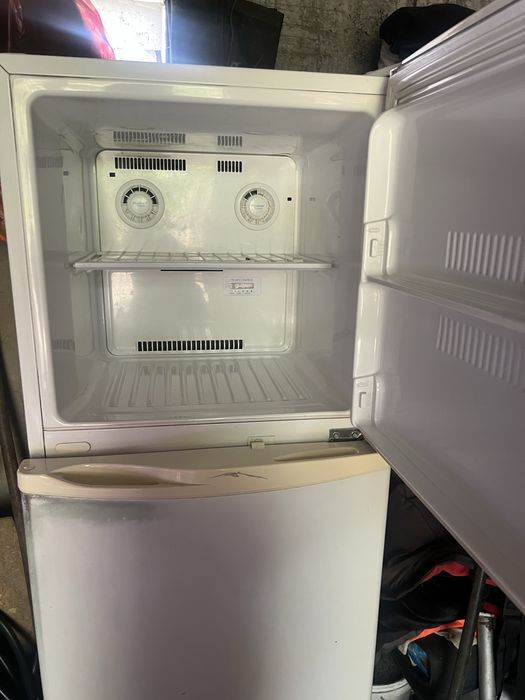 Продам Холодильник LG