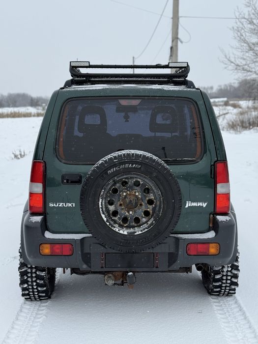 Suzuki Jimny 4x4 / 1.3 / 2006 / Suv / Jeep