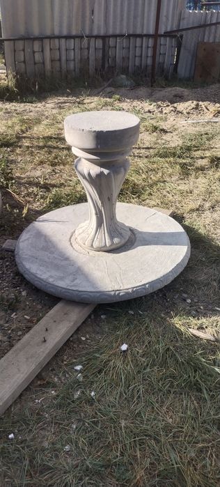 Стол продам бетонный