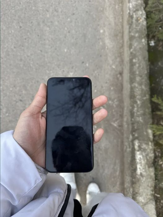 Iphone 1 1 pro sotiladi