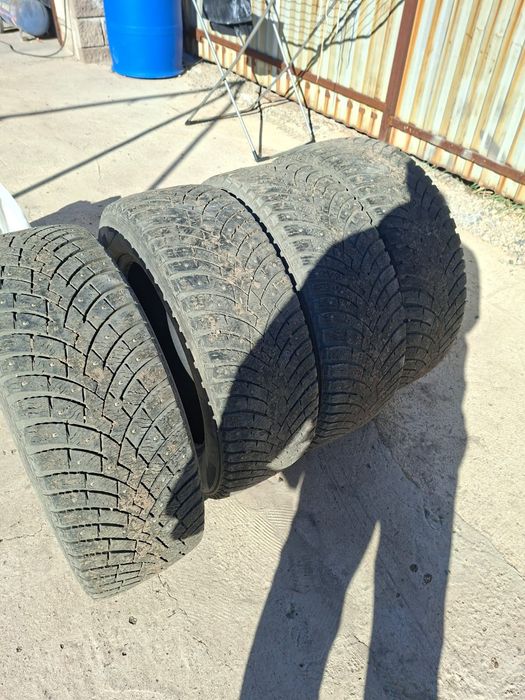 Зимние шины с шипами Pirelli Scorpion Ice 235/60/18 Zero 2