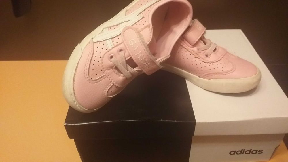 Детски оригинални маратонки 29 номер 40лв.