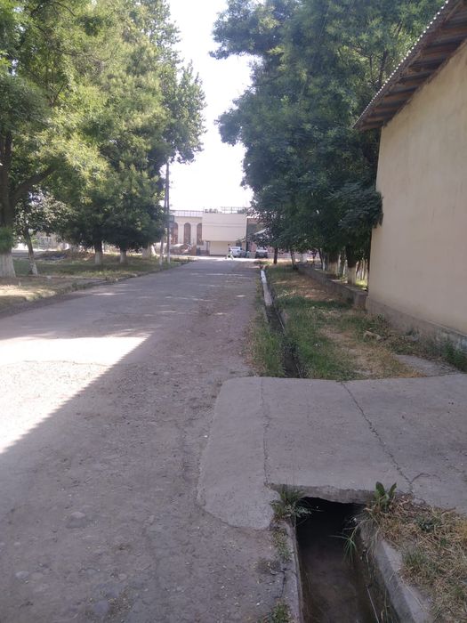 Sowna Aray 555 beshbormoq yonida havli bor sotiladigan 11sotik