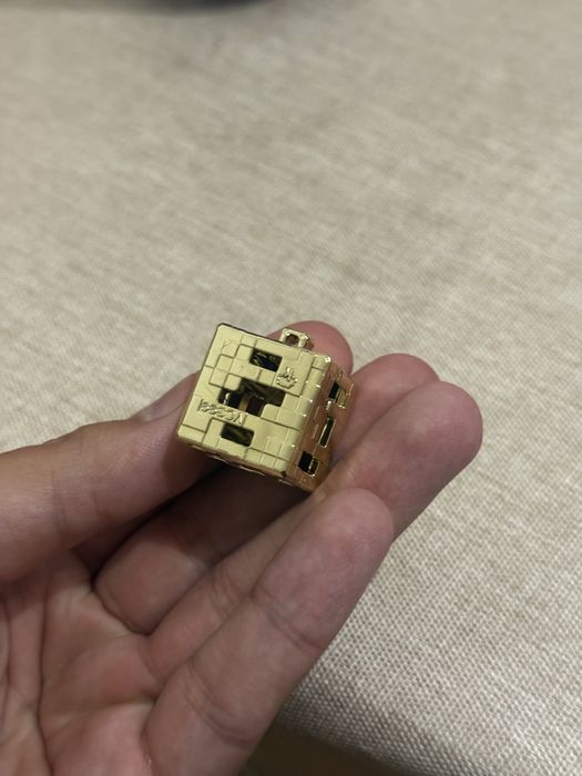 Продам редкий блок Minecraft kinder joy