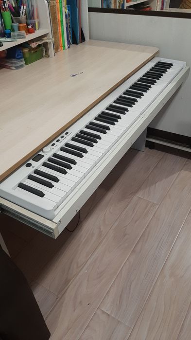 Стол письменный школьный