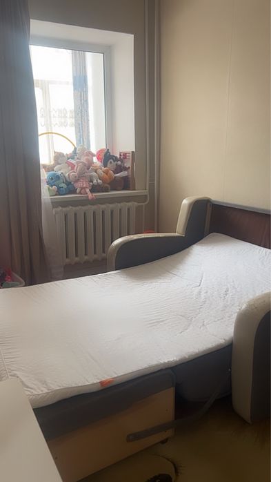 Продам диван двухместный