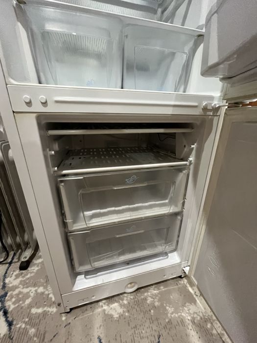 INDESIT Холодильник