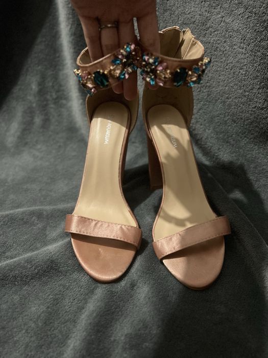 Високи обувки в розово на ток и платформа