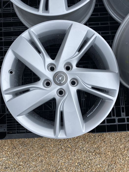 17 цола 5 х 115 мм Опел , Opel Астра , Антара , Зафира