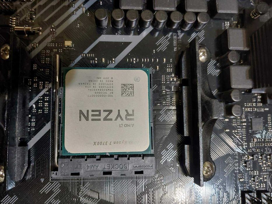 AMD Ryzen 7 3700X + Asus TUF B450 Plus Gaming