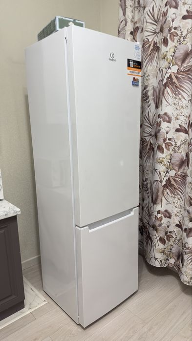 Indesit холодильник