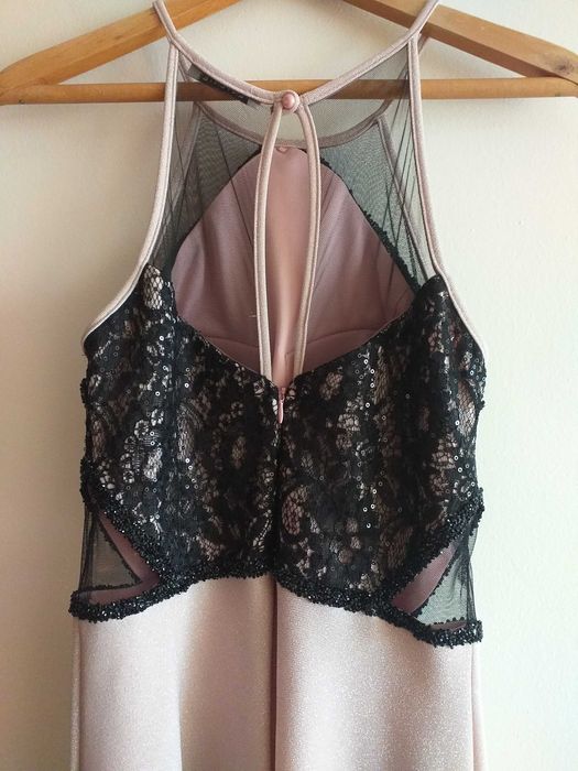 Чисто нова бална рокля