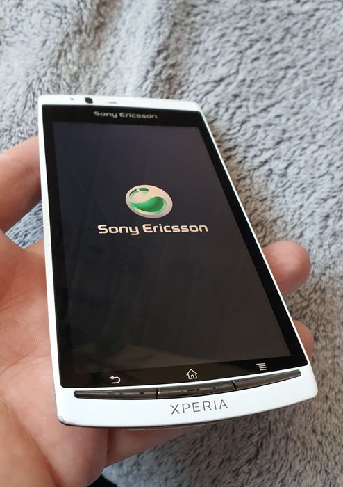 Vând Sony Ericsson  LT18i de colectie.Pret 160 ron