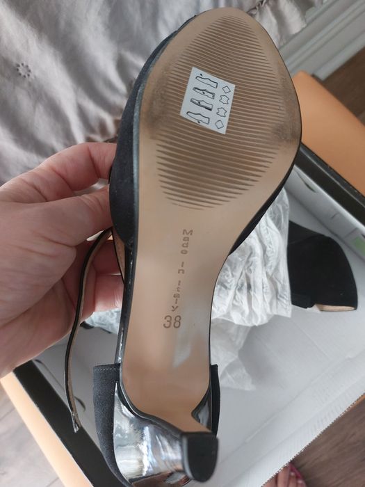 Sandale cu toc noi