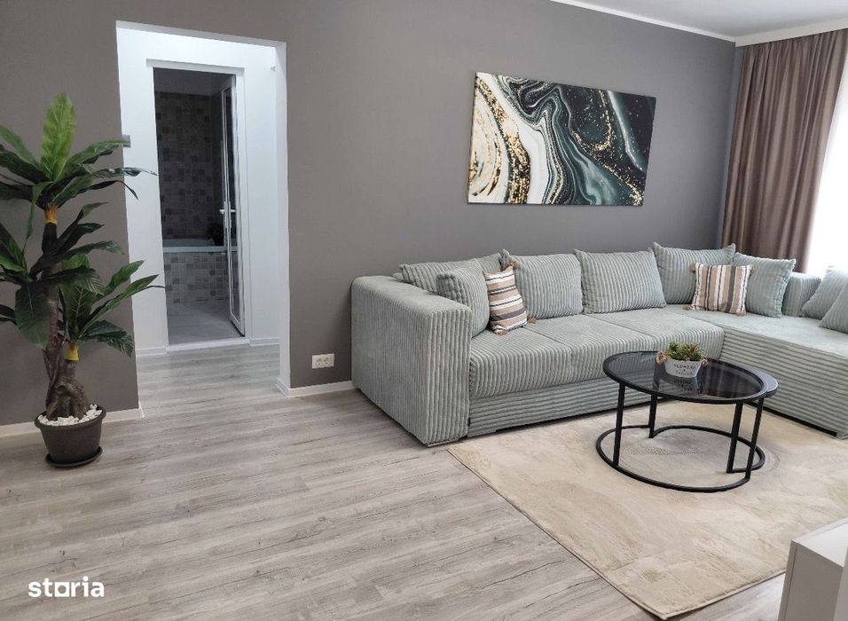 Apartament cu 3 camere de vânzare în zona Micro 16