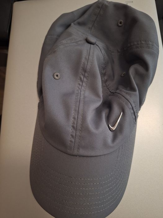 Продавам шапки Nike