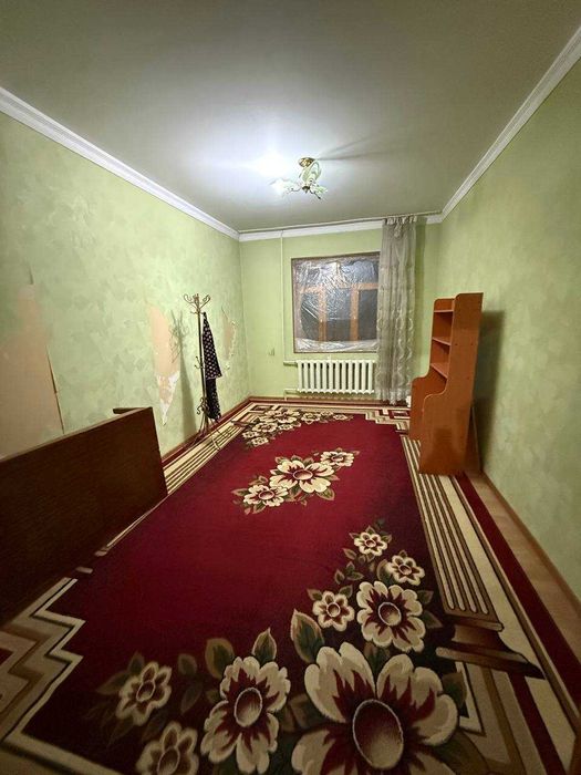 Massiv Qo'yliq-3 da 1-etajda 2-xonali kvartira arendaga beriladi