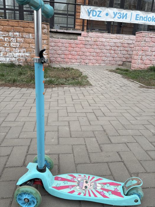 Самокат кукла LOL
