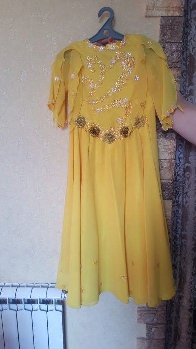 Платье на девочку