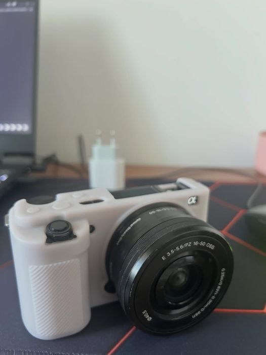 камеру Sony ZV-E10