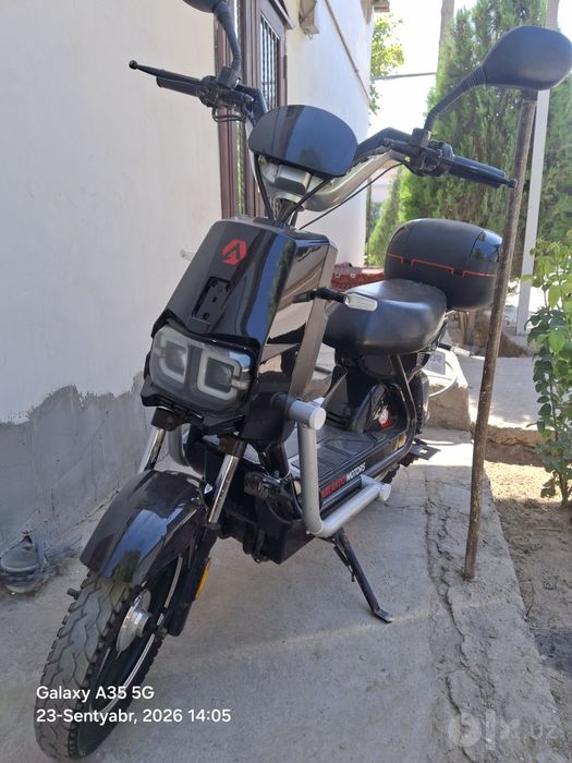 Skuter sotiladi toza aybi yoq
